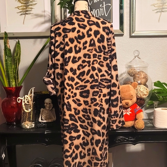 SHEIN Long Back Blouse High/Low - Picture 2 of 5